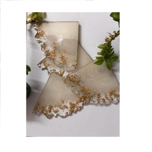 ชุดถาดรองแก้วลายสามเหลี่ยมโปร่งแสงสีขาวขนาด4นิ้วคุณภาพสูงถาดรองแก้วชากาแฟสไตล์คลาสสิก - Product Image 3