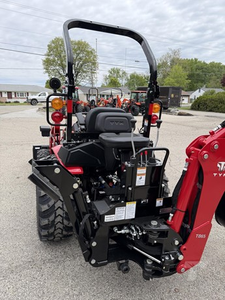 Tractor compacto con retroexcavadora en venta | Tractor Utilitario Compacto Hidrostático 2026 TYM T2025P de 24.7 HP y Tracción en las 4 Ruedas con Cargador Frontal - Product Image 5