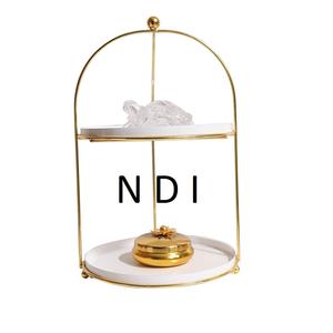 แท่นโชว์เค้ก3ชั้นเคลือบผงสีขาวตกแต่งด้วยมือแกะสลักด้วยมือถ้วยเค้กที่ตั้งโชว์เค้กสไตล์หรูหรารูปทรงโค้งมน - Product Image 5