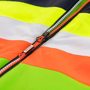 Veste de ski à capuche pour hommes, essentiels pour les sports d'hiver pour le froid extrême, respirante avec fermeture à glissière, vente en gros - Product Image 5