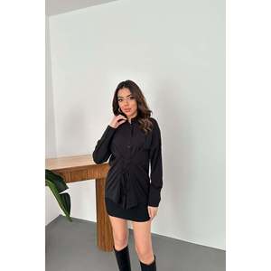 เสื้อเชิ้ตผูกเชือกสีดำ รุ่นเจสิก้า - สีดำ - Product Image 1