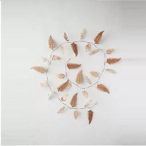 Décor suspendu de Noël Festif et moderne Durable et facile à installer Parfait pour la décoration de la maison et du bureau - Product Image 6