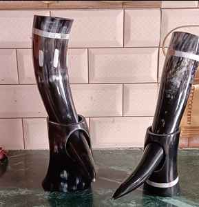 Cuerno Vikingo para Beber con Soporte, Hecho a Mano, Imitación Antigua, Forma Natural, Duradero, Decoración y Regalo para Bodas - Product Image 1