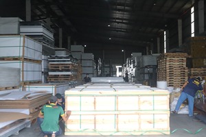 Pima 18mm Thick Black PVC WPC <b>Foam</b> Board <b>Sheet</b> 0.6 G/cm3 Density Fireproof Interior Plastic Wall Panels Model 20250514 Moulded - Product Image 3