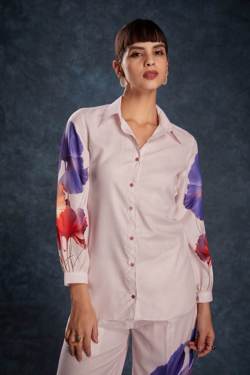 สีชมพูอ่อน