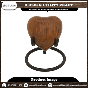 Boîte d'urne personnalisée en bois, urnes de crémation en forme de cœur en bois de rose artisanal pour cendres d'animaux de compagnie - Product Image 2