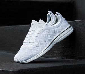 Chaussures de course confortables et de soutien pour une utilisation en plein air au printemps/été/hiver, durables et respirantes pour la marche et le jogging - Product Image 1