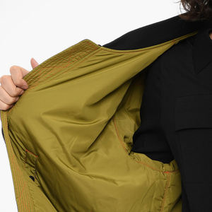 Chaqueta universitaria de satén de manga larga a precio de fábrica, chaqueta de invierno Bomber de satén personalizada al por mayor para ropa informal - Product Image 5