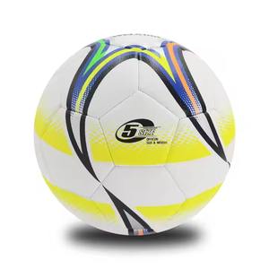 Alaay ลูกฟุตบอลหนังพีวีซีขนาด3.5มม. พร้อมโลโก้สีสันสดใสออกแบบได้ตามต้องการสำหรับการแข่งขันฟุตบอล - Product Image 2