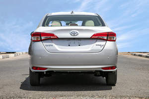 Toyota Yaris 1.5L 2022 SEDAN d'<span class=keywords><strong>occasion</strong></span> de luxe, super performances, prête à être expédiée dans le monde entier - Product Image 5