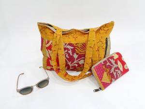 Bolso de hombro de mujer Kantha de algodón Multicolor Vintage hecho a mano cierre de cremallera dos correas florales a juego carteras Kantha florales - Product Image 2