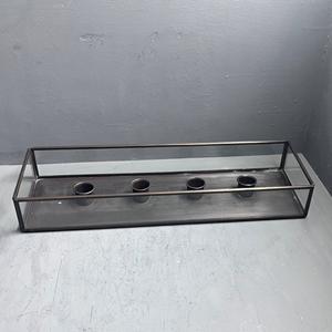 Porte-bougie rectangulaire long à plusieurs niveaux en verre avec cadre en métal foncé, design artisanal fait à la main, support décoratif de haute qualité - Product Image 1