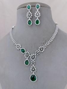 Superbe collier de luxe en zircon de qualité supérieure avec boucles d'oreilles pour mariage, fiançailles, fête pour femmes - Product Image 3