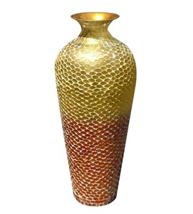 Vase de table floral fait main en métal antique moderne Vases en métal Article personnalisable en gros pour la décoration intérieure et l'accent décoratif - Product Image 1