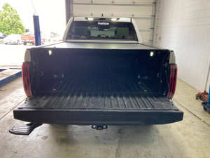 Toyota Tundra Capstone HV 4x4 2022 Estándar, Camioneta de Cabina Doble Capstone HV 4 Puertas SB - Product Image 4