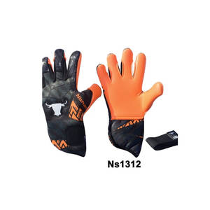 Vente en gros OEM Fournisseur direct d'usine Gants de gardien de but professionnel Matériau en PU Fermeture à crochet et boucle antidérapante Logo personnalisé Unisexe - Product Image 3