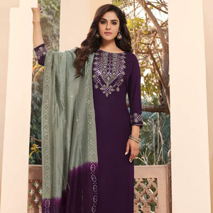 Tissage en rayonne pure avec travail de miroir à broderie lourde et lustre pur Dupatta Kurtis ensemble pour femme - Product Image 2