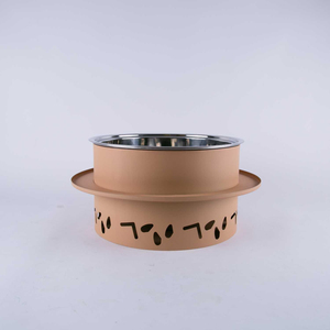 Fabriqué en acier inoxydable durable et ce chauffe-plats en métal garde les repas chauds et frais pour les buffets et les restaurants des hôtels. - Product Image 4