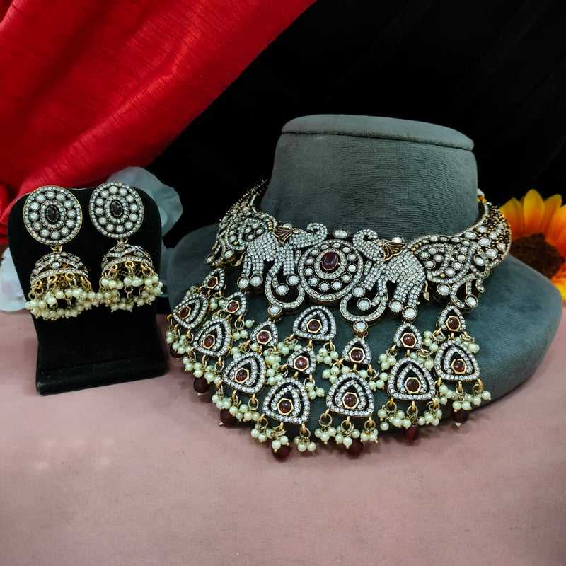 สีน้ำตาลแดง