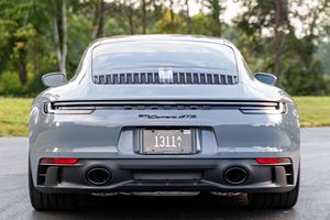 รถปอร์เช่ 911 คาร์เรร่า จีทีเอส คูเป้ ปี 2024 เครื่องยนต์ 473 แรงม้า ทวินเทอร์โบ แฟลต-6 สีเทาอาร์กติก ส่วนใหญ่ยังไม่ได้ดัดแปลง - Product Image 6