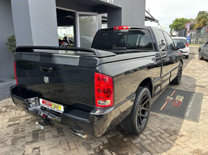 รถยนต์มือสองคุณภาพดีราคาประหยัด ปี 2011 ดอดจ์ แรม 1500 SRT-10 V10 D/C A/T พวงมาลัยขวา - Product Image 4