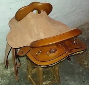 Selle de cheval en cuir occidental de qualité supérieure sur accessoires de chevaux de course éco-cuir - Product Image 2