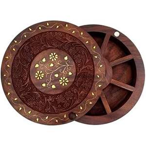 Boîte à épices en bois indien avec raccords en laiton - Product Image 1