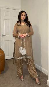 Conjunto de Tres Piezas de Moda Pakistaní para el Mes de Ramadán, Especial para el Eid, Bordado con Pedrería, Georgette, Seda, Piel Sintética, Sin Costuras, para Fiesta - Product Image 5