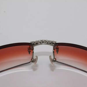 Gafas de Sol de Diamante Moissanite Personalizadas de Fábrica de Gafas de Lujo con Pedrería, OEM ODM Shenzhen, Gafas de Moda al por Mayor, Ligeras - Product Image 5