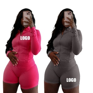 2025 primavera nuevo conjunto deportivo de talla grande para mujer Top ajustado de manga larga y pantalones cortos traje de gimnasio de dos piezas logotipo personalizado disponible gratis - Product Image 1