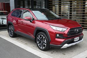 H & S 2021 TOYOTAS RAV4 ADVENTURE 2,5 P 4WD MANILLAR A LA DERECHA COCHE USADO SUV MUY LIMPIO - Product Image 2