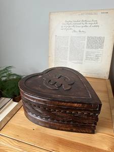 Caja de Joyería de Madera Pulida Hecha a Mano de Primera Calidad, Madera Natural Sólida para Anillos y Pendientes, Regalo de San Valentín - Product Image 6