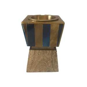 Portavelas y tarros de madera y resina personalizados, otros tipos de candelabros y linternas a la venta - Product Image 1