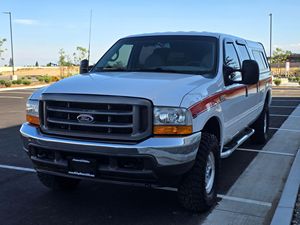 F250 SuperDuty XL.T CrewCab d'occasion en parfait état, modèle 2001 - Product Image 3