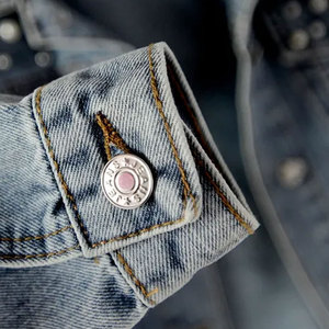 Chaquetas de algodón con cuello vuelto al por mayor, chaqueta vaquera personalizada recortada para mujer, chaqueta vaquera de alta calidad con bajo MOQ - Product Image 5