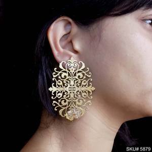 Pendientes Colgantes de Latón con Baño de Oro de 18K Estilo Vintage, Sin Plomo ni Níquel, Joyería de Diseño Moderno y Elegante para Compromiso o Regalo de Mujer - Product Image 1