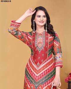 Ensemble Kurti en mousseline imprimée avec fond en rayonne pour le bureau et les vêtements décontractés avec des impressions numériques ethniques et des motifs abstraits en vrac - Product Image 5