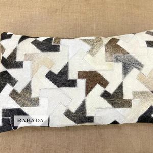 Nueva colección 2023, funda de almohada de cuero de vaca, funda de cojín de retazos gris/blanco, funda de almohada de madera hecha a mano, decoración del hogar - Product Image 1