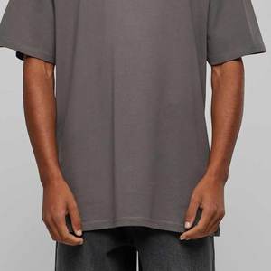 เสื้อยืดไหล่ลงของผู้ชายผ้าฝ้าย100% ออกแบบโลโก้ได้ตามต้องการ - Product Image 5