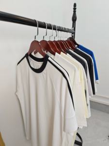 Camiseta de algodón personalizada al por mayor para hombre, camiseta suave y transpirable con estampado de LogoText, camiseta de estilo informal y deportivo OEM ODM para hombre - Product Image 2