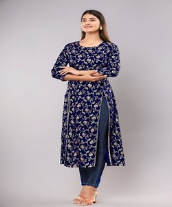 Vêtements ethniques à bas prix pour femmes-Robe en georgette de soie avec broderie et travail de séquence - Product Image 5