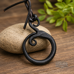 Colgante Circular de Hierro Forjado a Mano con Espiral, Estilo Martillo Oscuro, Joyería de Metal Antiguo, Artículo de Colección Artístico - Product Image 2