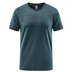 เสื้อยืดวิ่งผู้ชายแบบสั่งทำพิเศษ ผลิตจากไนลอนรีไซเคิลผสมสแปนเด็กซ์ ระบายอากาศได้ดี สำหรับการออกกำลังกาย - Product Image 1