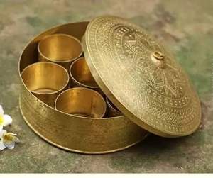 Boîte à épices en laiton finition riche pour un style de cuisine luxueux, ajoutant une élégance métallique chaleureuse - Product Image 6