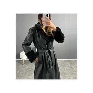 Trench da donna lungo in pelle nera con collo di pelliccia e polsino - Product Image 5