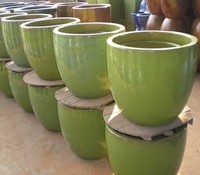 Grands Pots de fleurs émaillés vietnamien de haute qualité avec le Style moderne en céramique vente en gros 2023