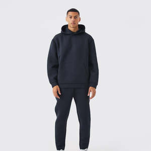 Elegante conjunto de chándal unisex para gimnasio, entrenamiento, jogging y ropa informal con ajuste moderno, tela transpirable y diseño cómodo - Product Image 1