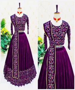 Chinon Silk Lehenga Choli Set, un estudio de elegancia y sofisticación, drapeado a la novia en un lujoso estilo de seda Gharara - Product Image 3