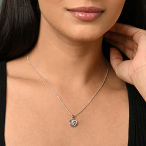 Compre Colgantes de Plata de Ley 925 de Primera Calidad para Mujeres y Niñas, Forma Geométrica de Corazón, Rodio con Topacio, Circonita, Diamante, en Caja - Product Image 3