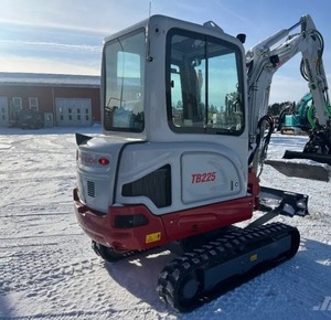 Miniexcavadora Takeuchi TB225 de 2.5 Toneladas, Excavadora Compacta de Orugas Diésel |   Equipo de Construcción Hidráulico – Mejor Precio al por Mayor - Product Image 3